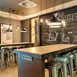 Premier Centre Hotel