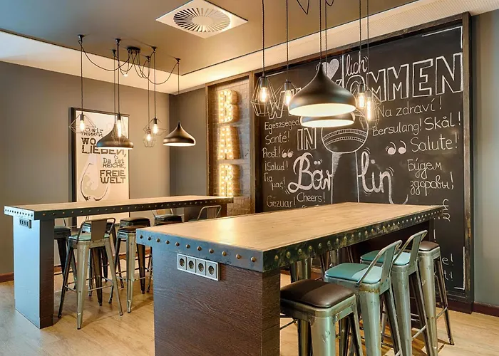 Premier Centre فندق